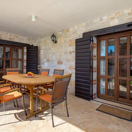 Authentic Retreat In Lush Rural Istria - Fabina וילה *