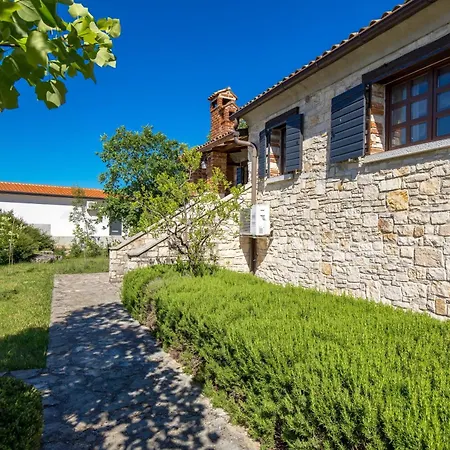 Authentic Retreat In Lush Rural Istria - Fabina וילה