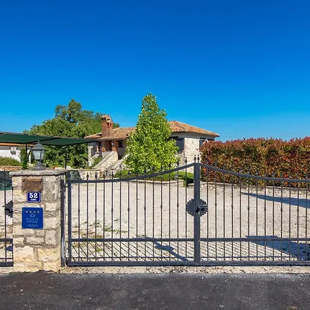 Authentic Retreat In Lush Rural Istria - Fabina וילה *
